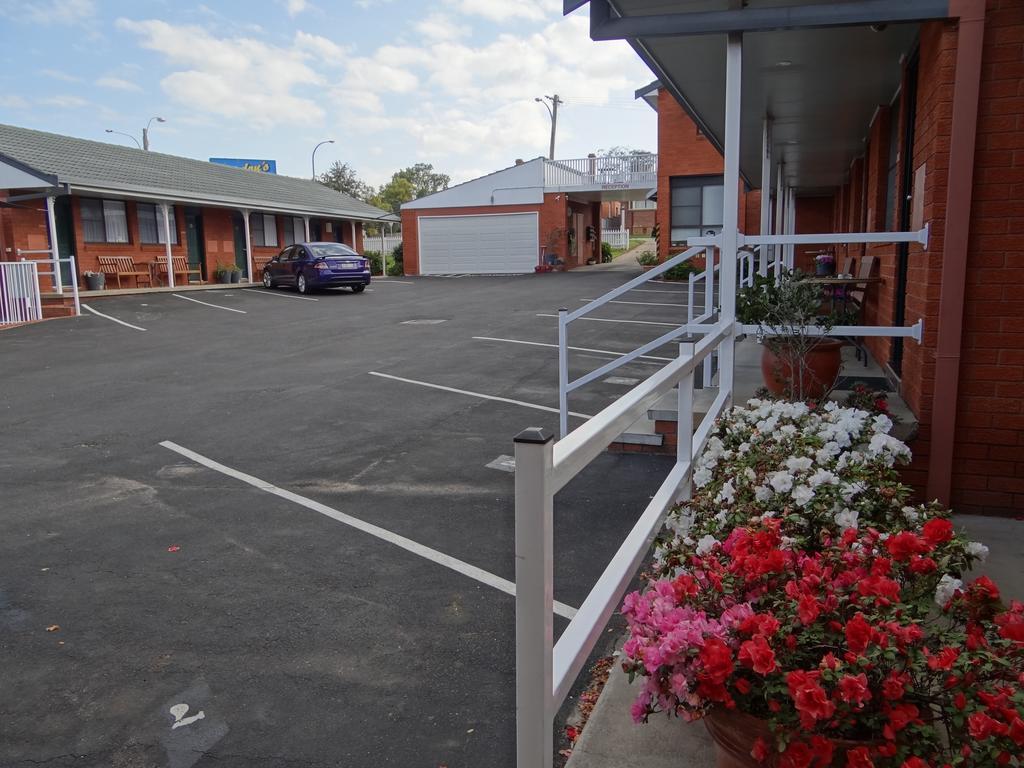 Roydons Motor Inn Tamworth Exterior photo